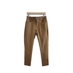 Vuori Men's Chinos in Brown